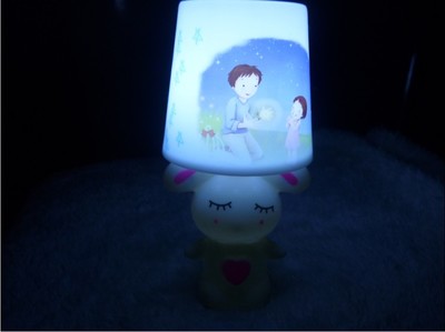 溫柔伴讀小夜燈 解析義烏書(shū)佳電子廠智能遙控流氓兔臺(tái)燈